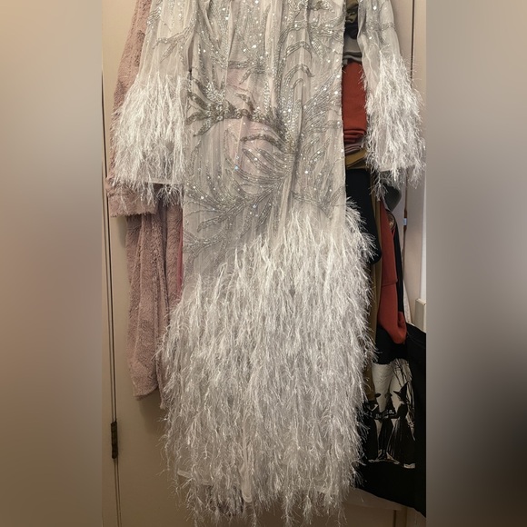 ASOS Elegant Silver Beaded White Feathered Women's Dress - Picture 6 of 10